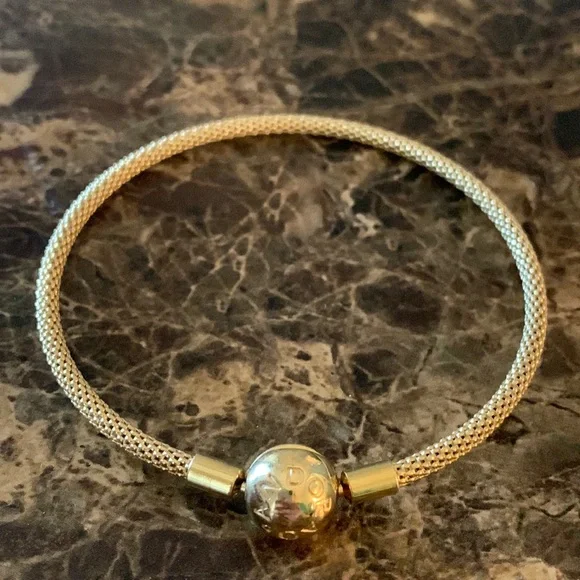 Jewelry Authentic Retired Pandora Moments 18k Gold Plated Mesh